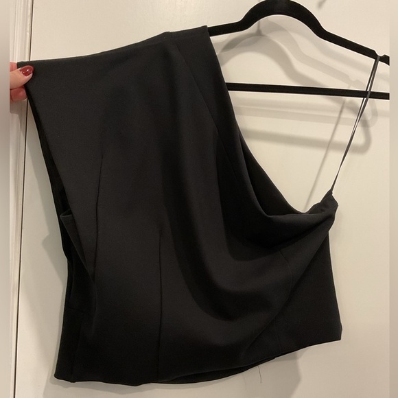 Express Black One-Shoulder Top - Picture 3 of 3